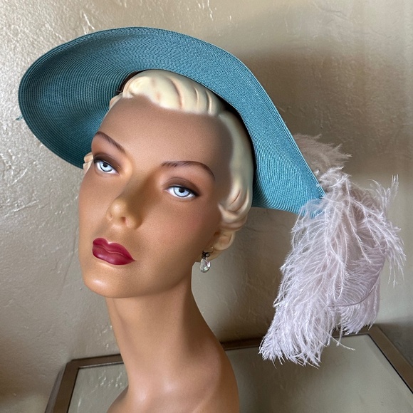 CHIC 1960s' PALE BLUE WIDE BRIM HAT - VELOUR BAND + LARGE WHITE OSTRICH FEATHER